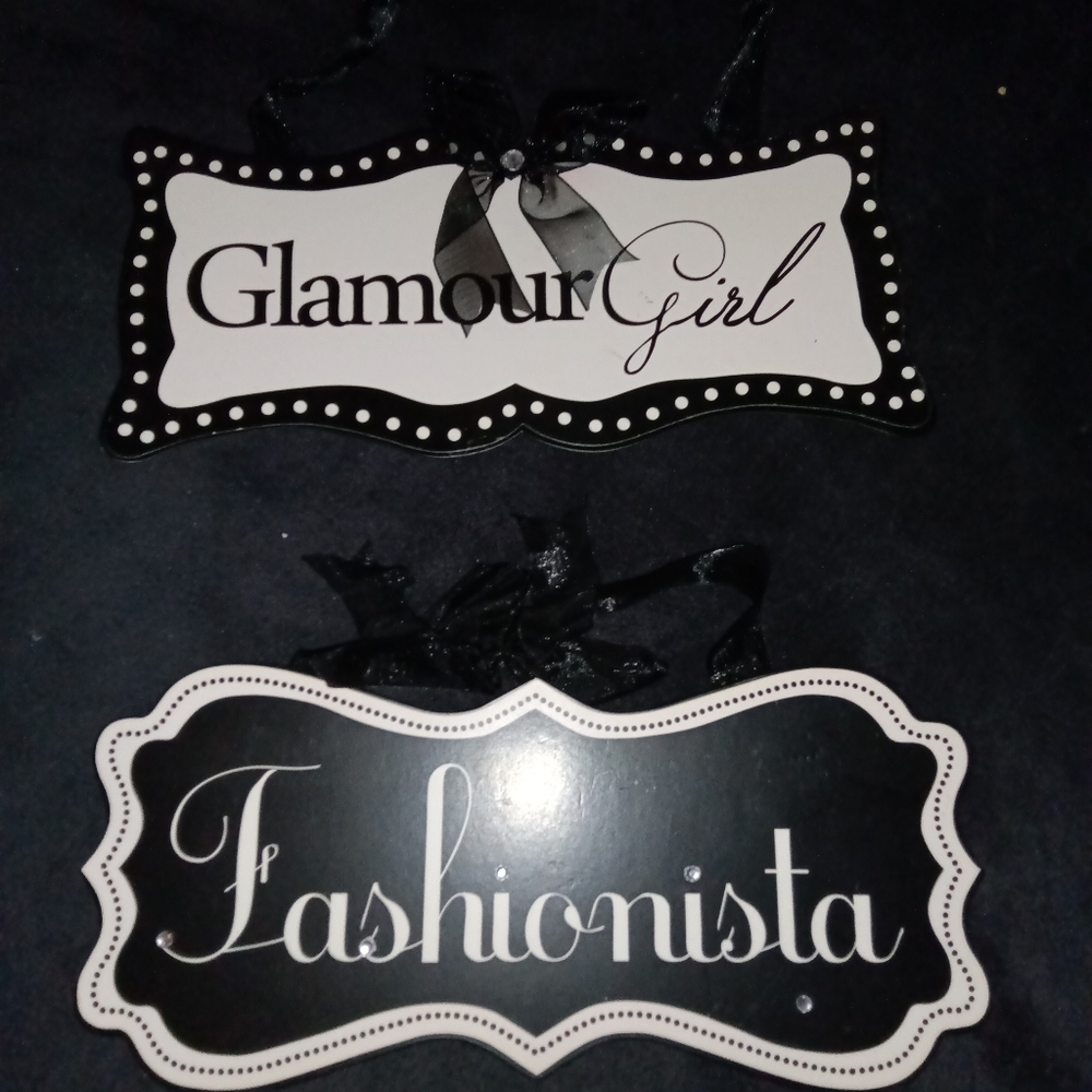 2 Metal Signs